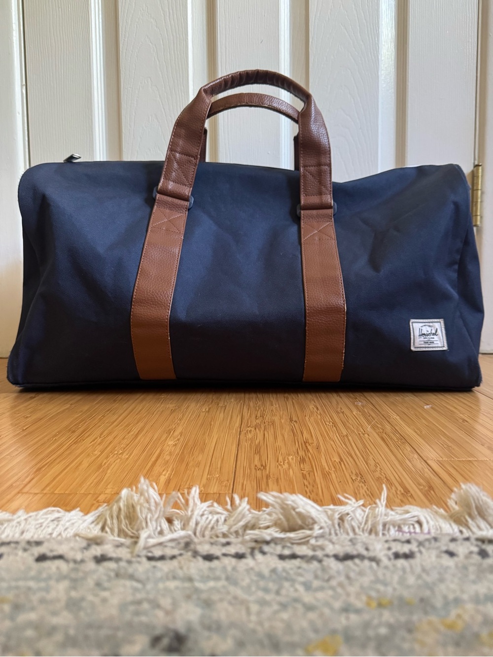 Herschel Novel Duffle carry on 26.5L navy